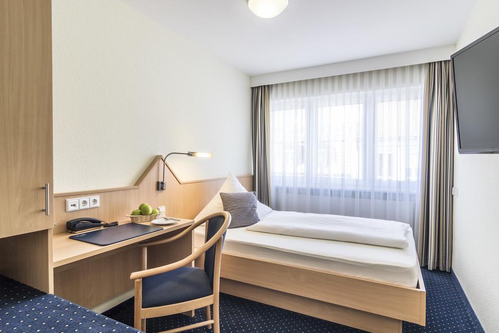 Hotel Garni Oberrhein Райнфелден Екстериор снимка