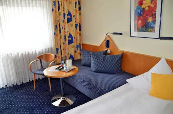 Hotel Garni Oberrhein Райнфелден Екстериор снимка
