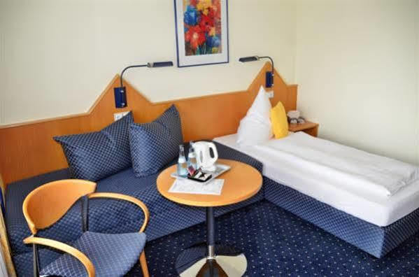 Hotel Garni Oberrhein Райнфелден Екстериор снимка