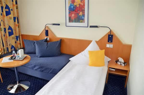 Hotel Garni Oberrhein Райнфелден Екстериор снимка