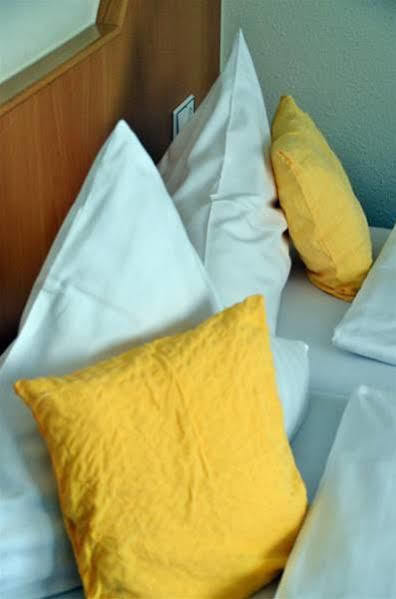 Hotel Garni Oberrhein Райнфелден Екстериор снимка