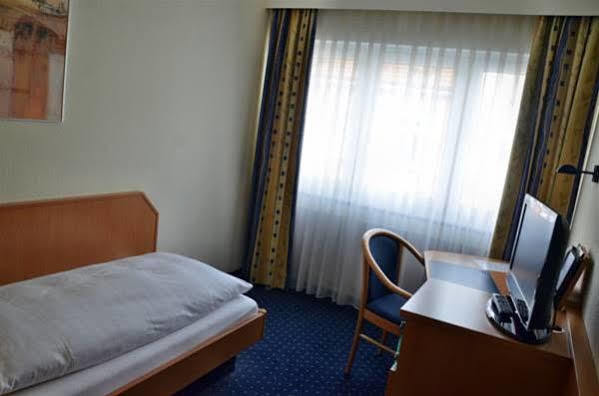 Hotel Garni Oberrhein Райнфелден Екстериор снимка