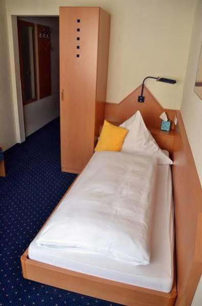 Hotel Garni Oberrhein Райнфелден Екстериор снимка
