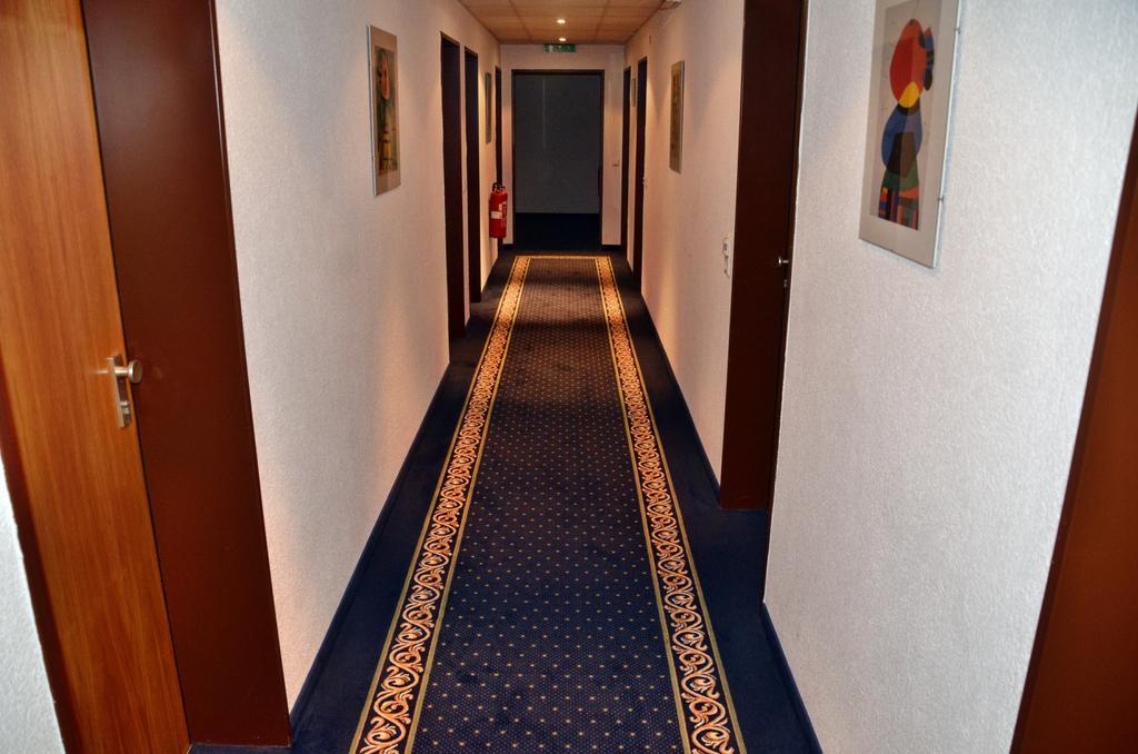 Hotel Garni Oberrhein Райнфелден Екстериор снимка